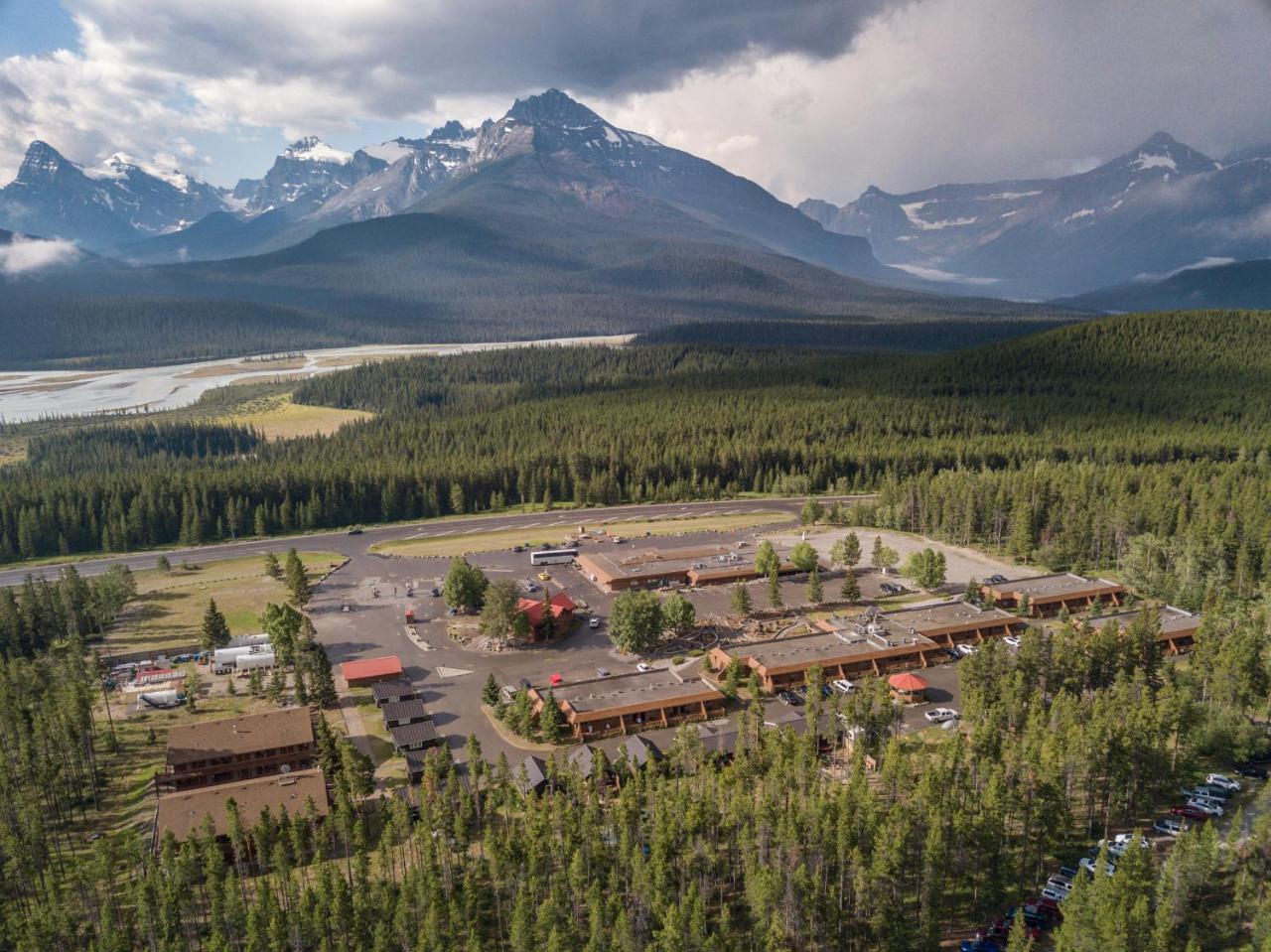 The Crossing Hotel Saskatchewan River Crossing Exterior foto